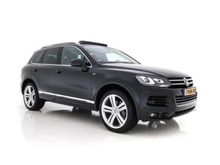 Hoofdafbeelding Volkswagen Touareg Volkswagen Touareg 3.0 TDI R-line-Pack Chrome-Pack Aut. *PANO | VOLLEDER | NAVI-FULLMAP | XENON | DYNAUDIO| MEMORY-SEATS | ECC | PDC| DAB*