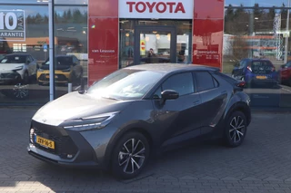 Hoofdafbeelding Toyota C-HR Toyota C-HR HYBRID 140 FIRST EDITION ANDROID/APPLE STOEL/STUURVERW. P-SENSOREN EL-ACHTERKLEP DODEHOEK NAVI