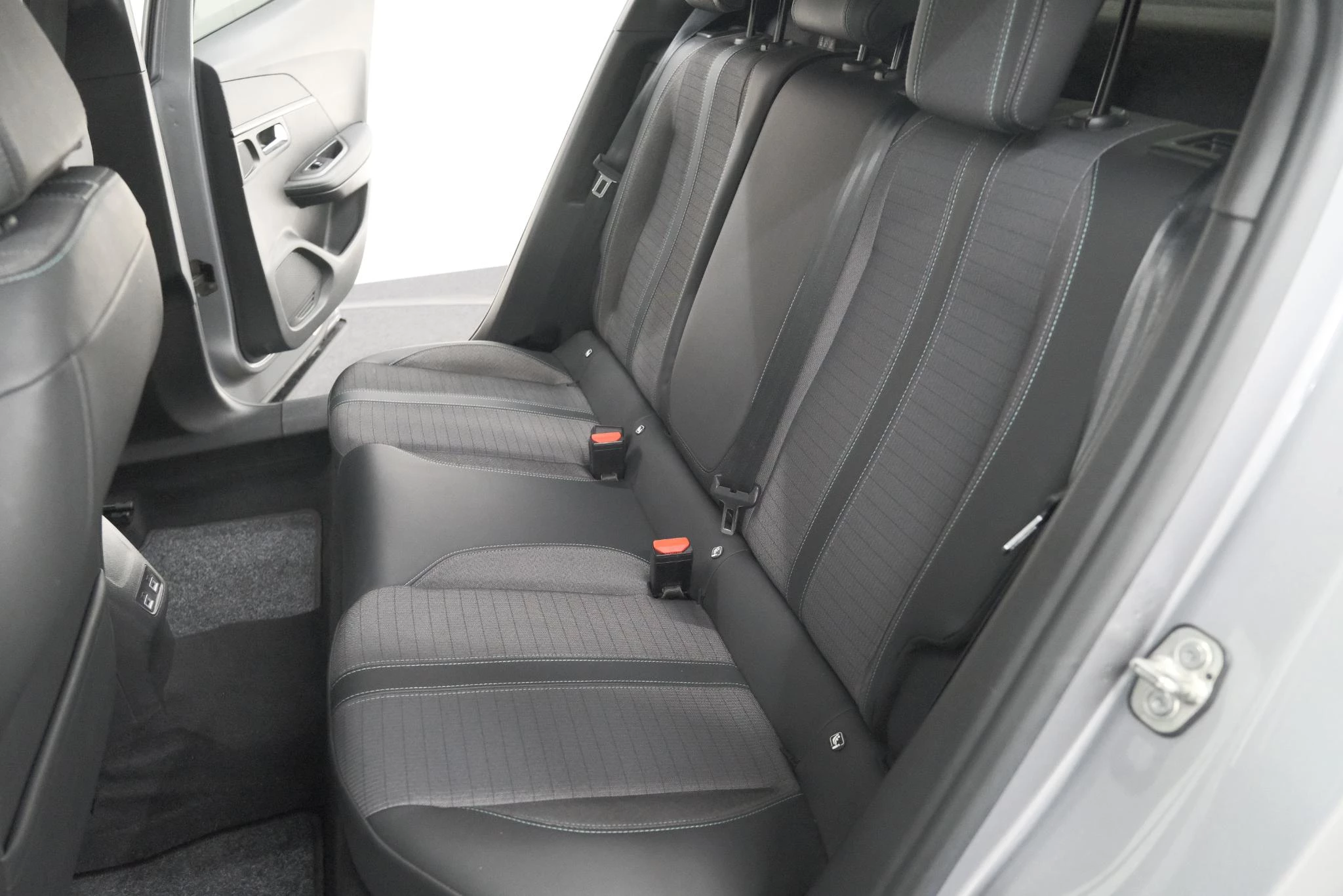 Hoofdafbeelding Peugeot e-2008