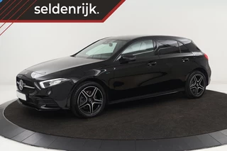 Mercedes-Benz A-klasse 250e AMG Night | Carplay | Stoelverwarming |  Camera | Leder/Alcantara | Full LED | Sfeerverlichting | Park Assist | Navigatie