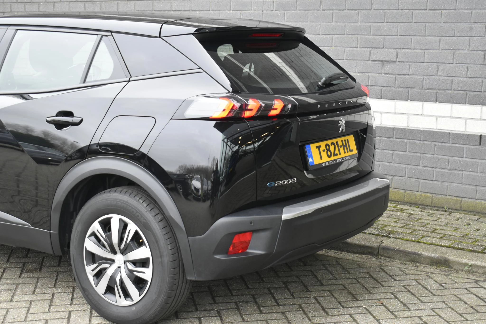 Hoofdafbeelding Peugeot e-2008