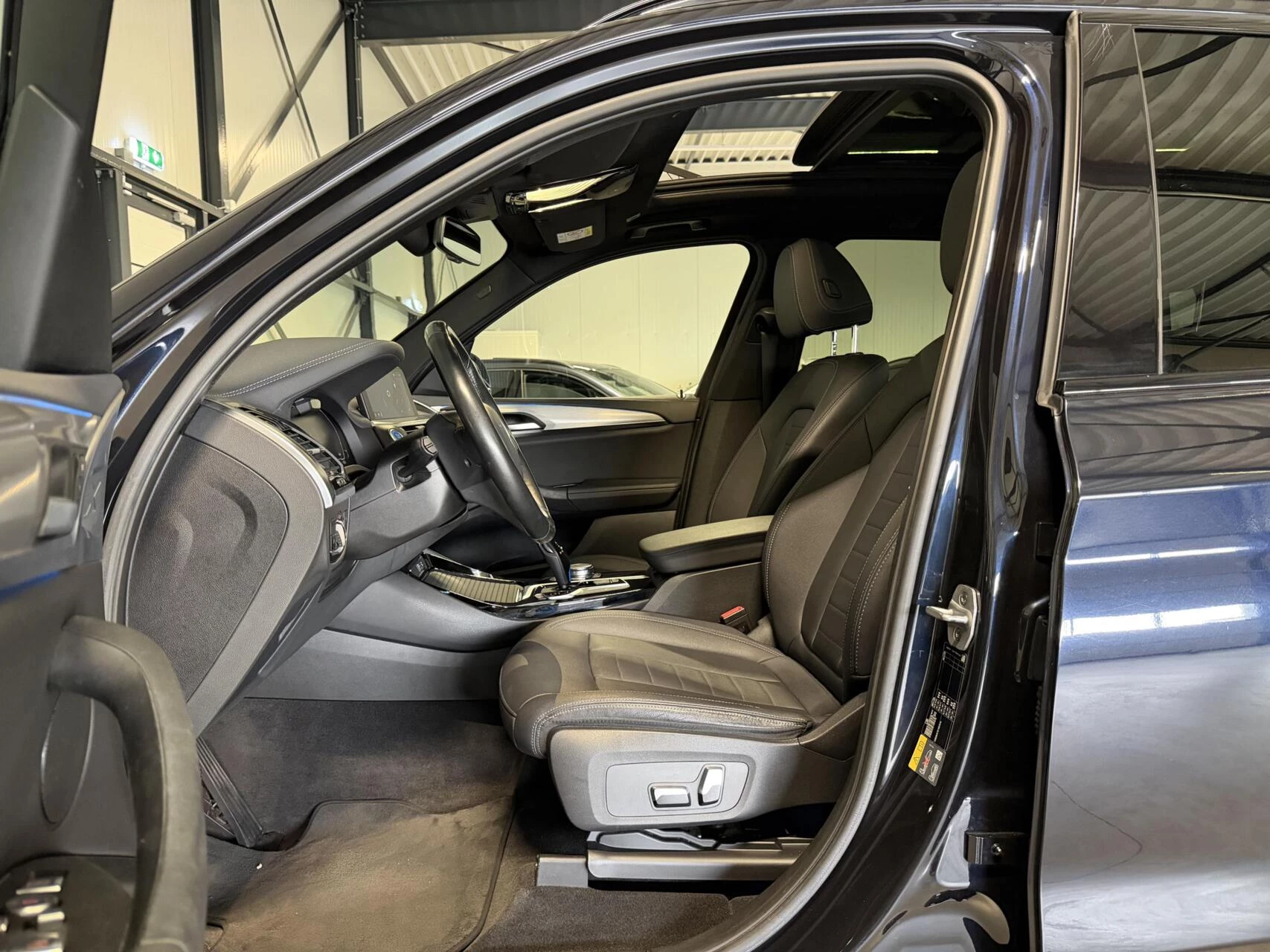 Hoofdafbeelding BMW iX3