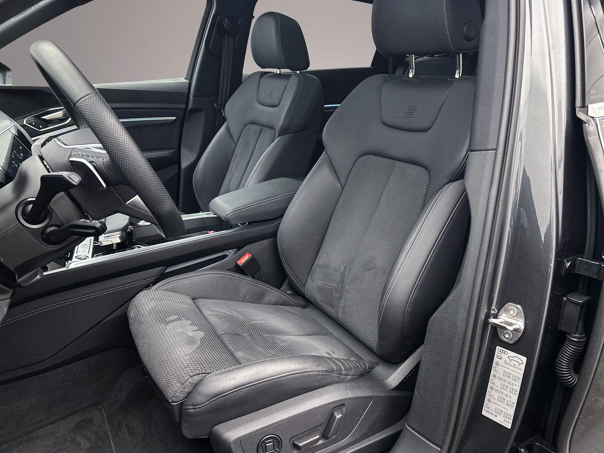 Hoofdafbeelding Audi Q8 e-tron