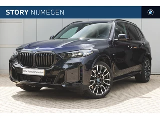 BMW X5 xDrive50e M Sport Automaat / Panoramadak / Trekhaak / Achteruitrijcamera / Comfortstoelen / Stoelverwarming / Harman Kardon / Parking Assistant / Live Cockpit Plus