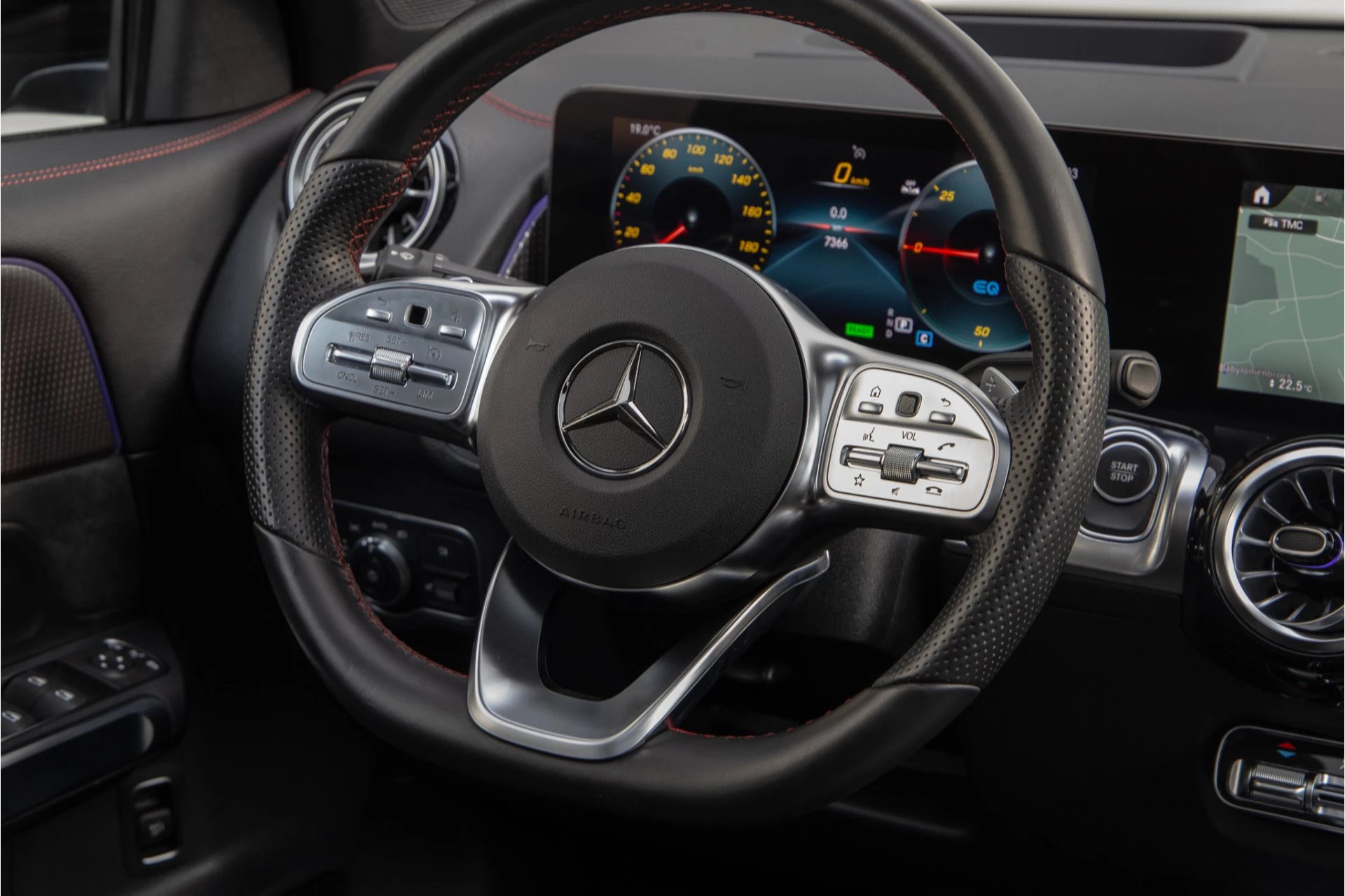 Hoofdafbeelding Mercedes-Benz EQB