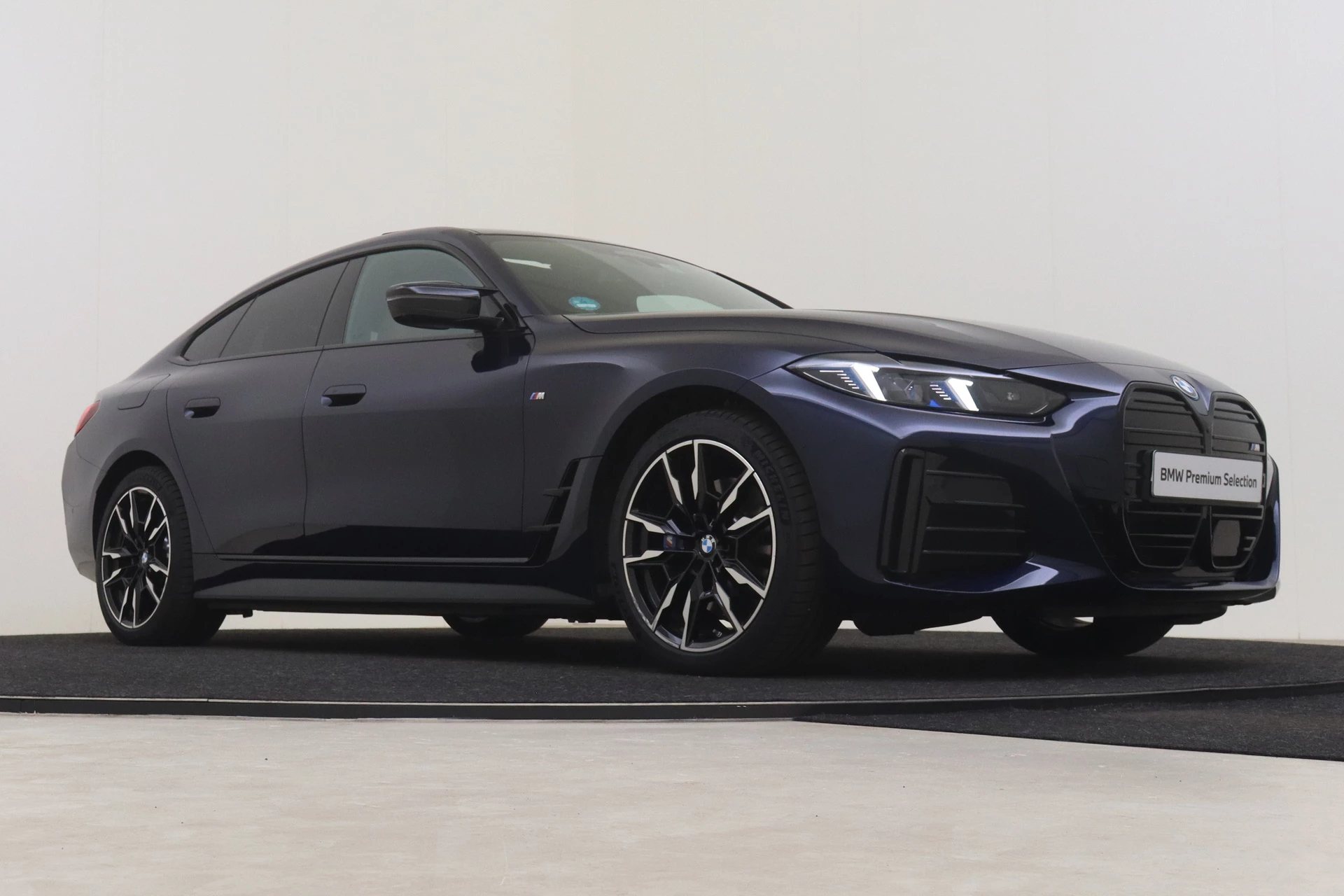 Hoofdafbeelding BMW i4