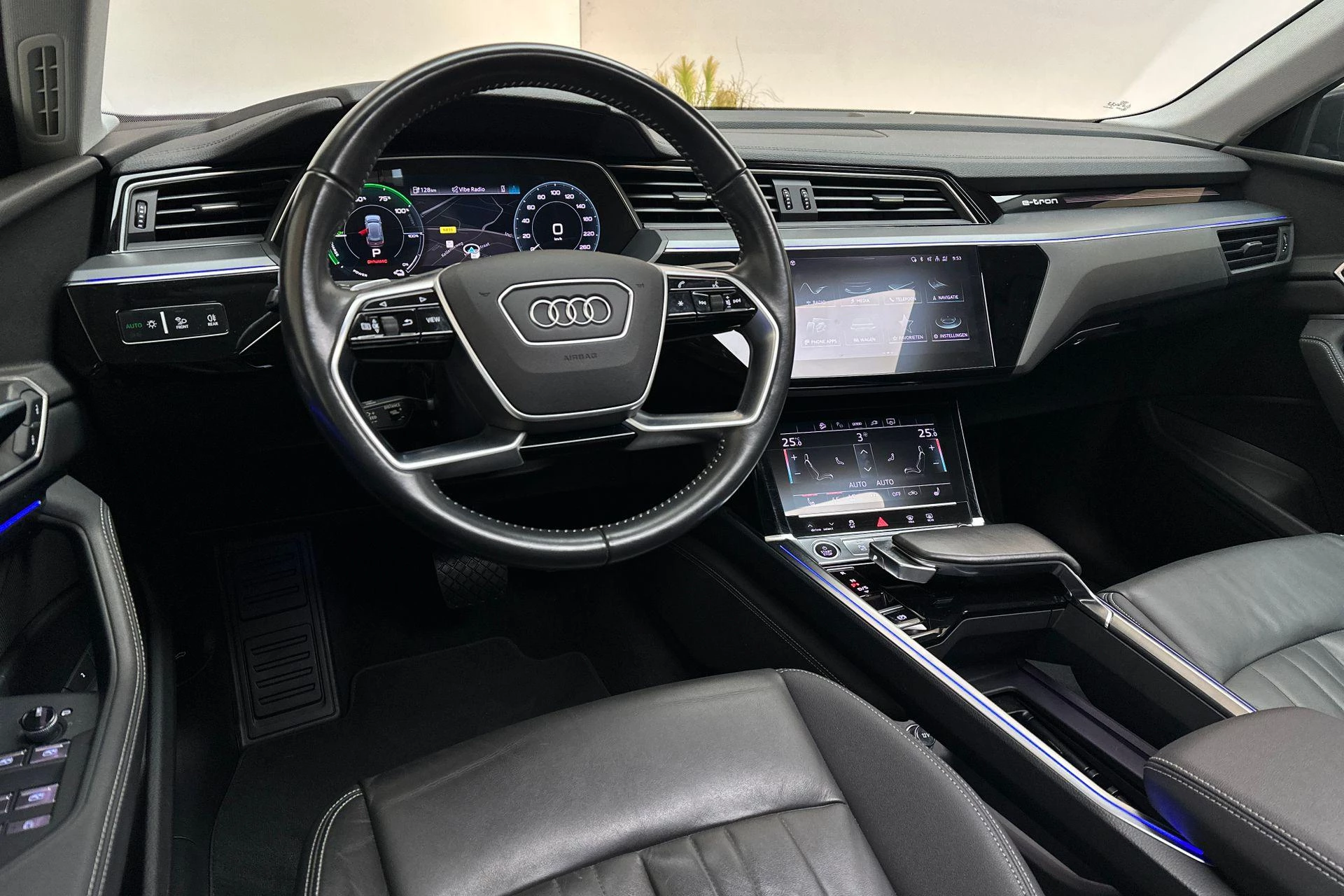 Hoofdafbeelding Audi e-tron