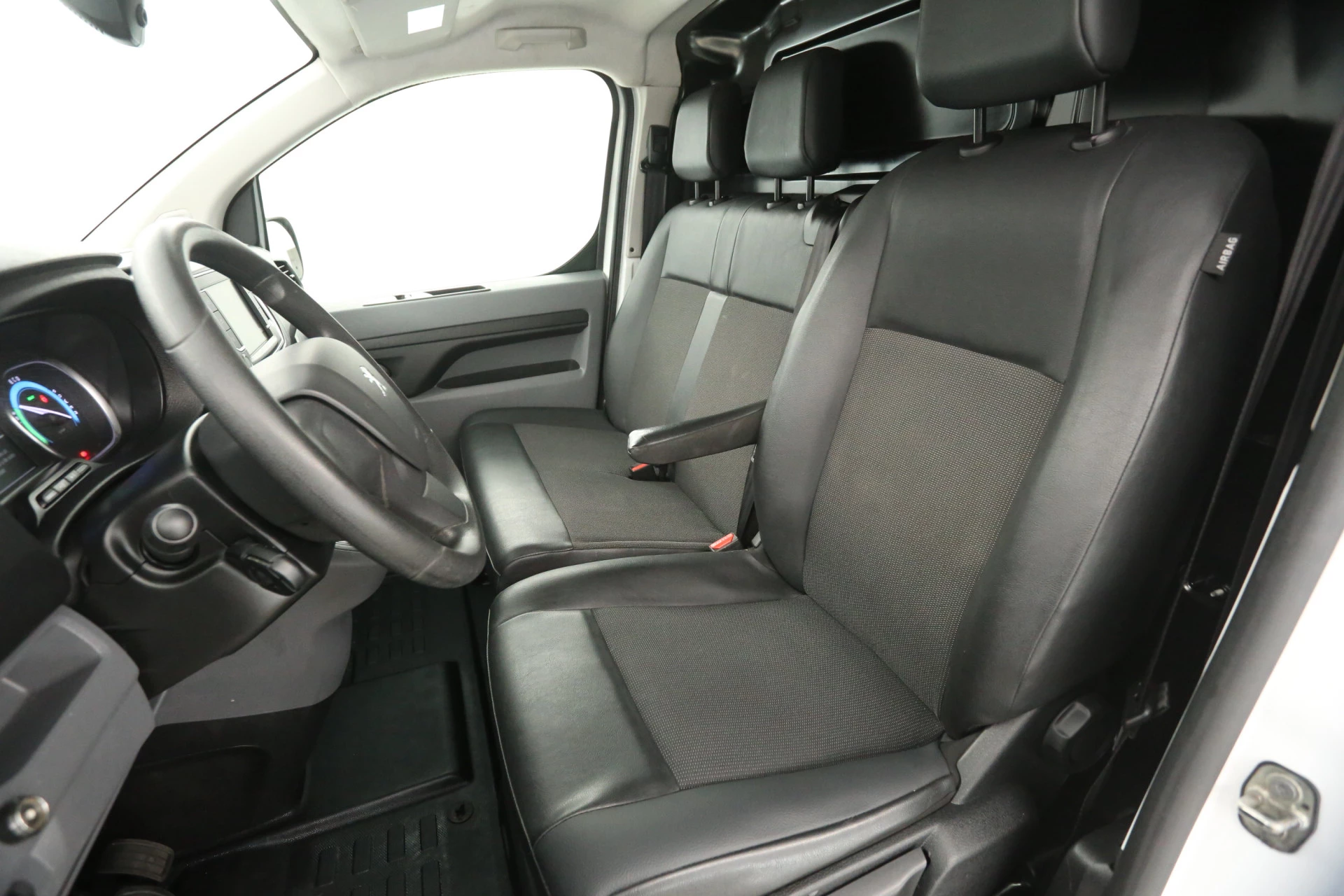 Hoofdafbeelding Peugeot e-Expert