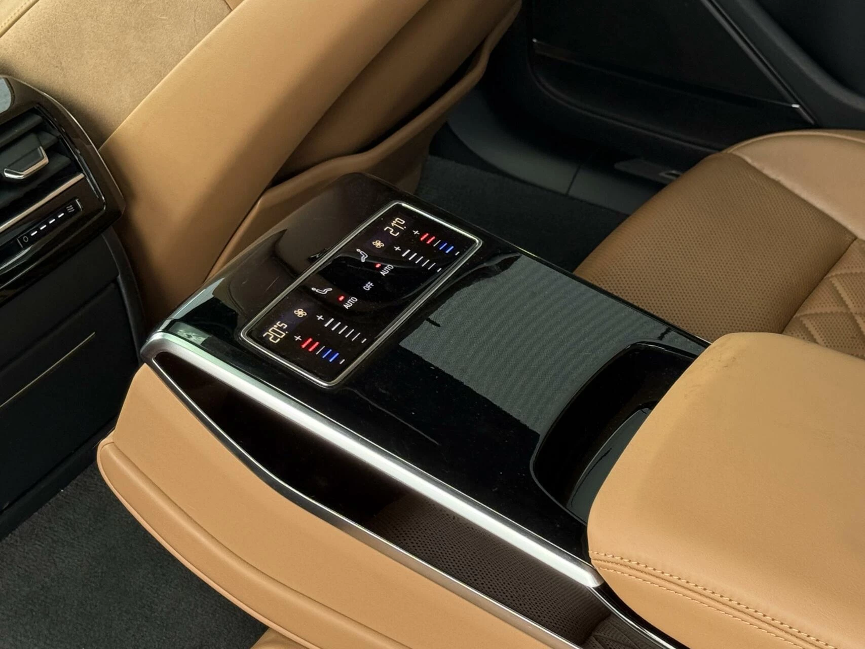 Hoofdafbeelding Audi A8