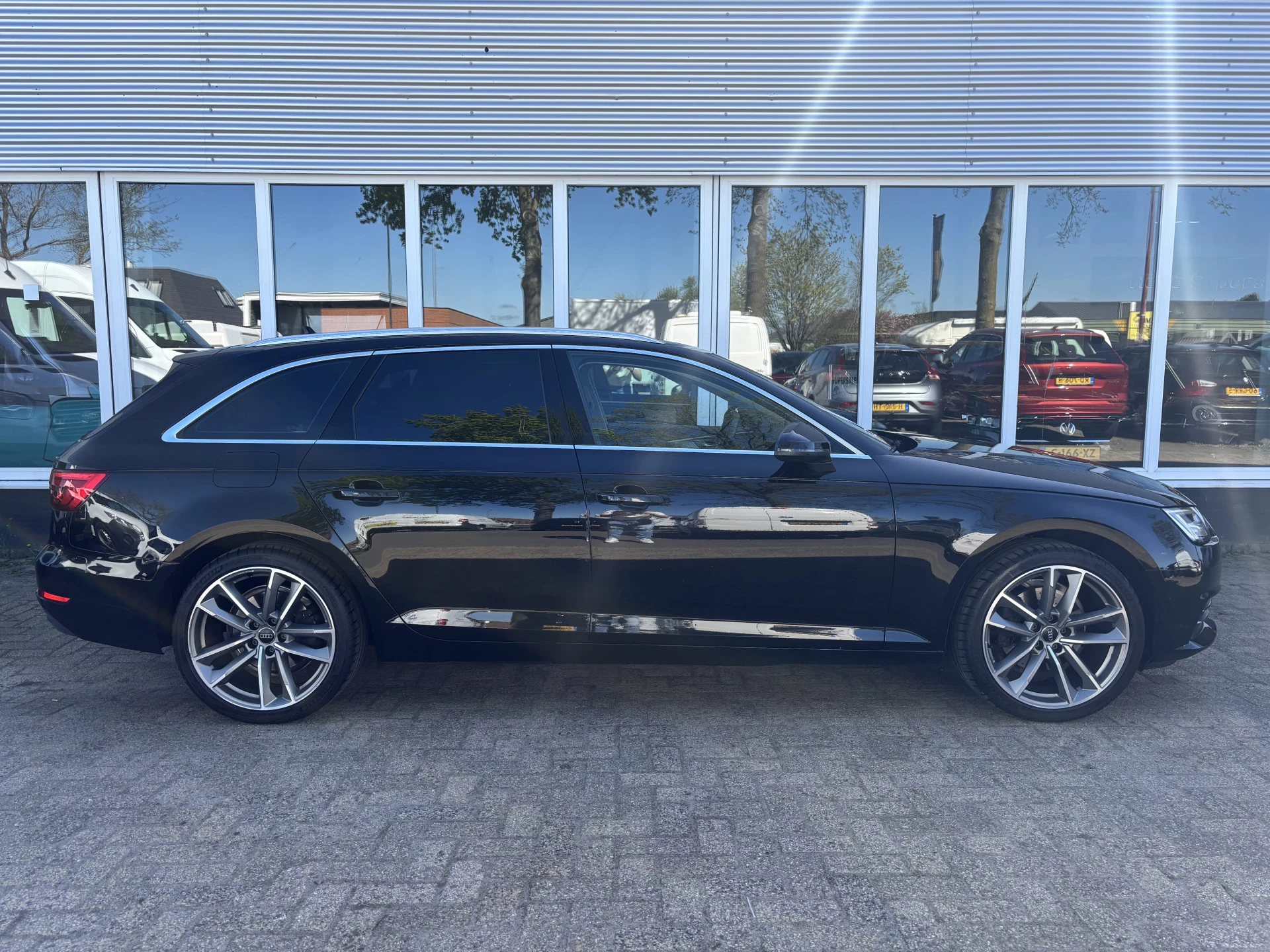 Hoofdafbeelding Audi A4