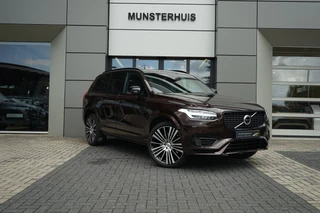 Hoofdafbeelding Volvo XC90 Volvo XC90 2.0 T8 Recharge AWD R-Design | Full option | Dealer onderhouden | Head-up display | Elektrische trekhaak | Schuif/Kantel dak | Voorstoelen / Achterbank verwarmd |