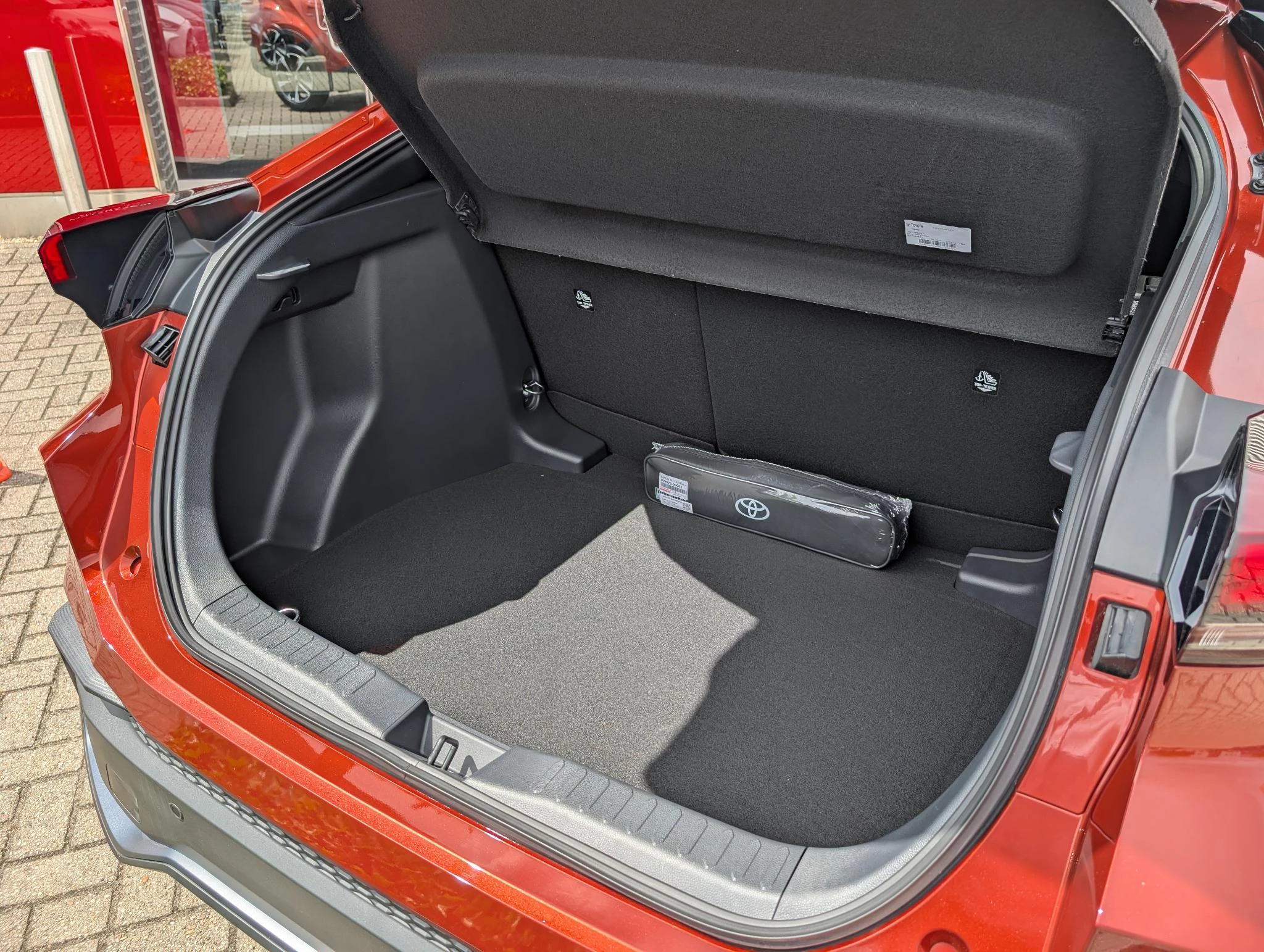 Hoofdafbeelding Toyota C-HR