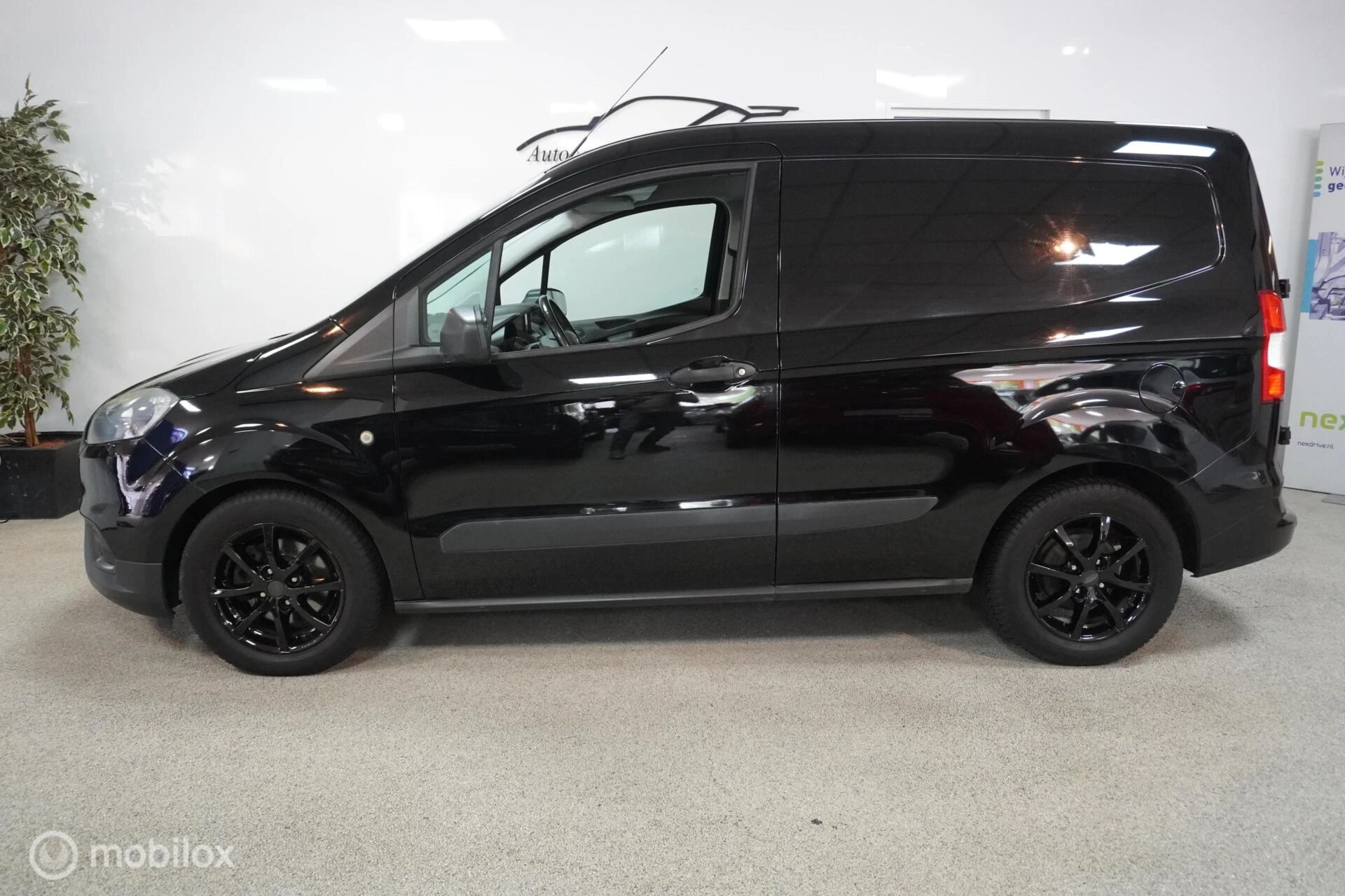 Hoofdafbeelding Ford Transit Courier