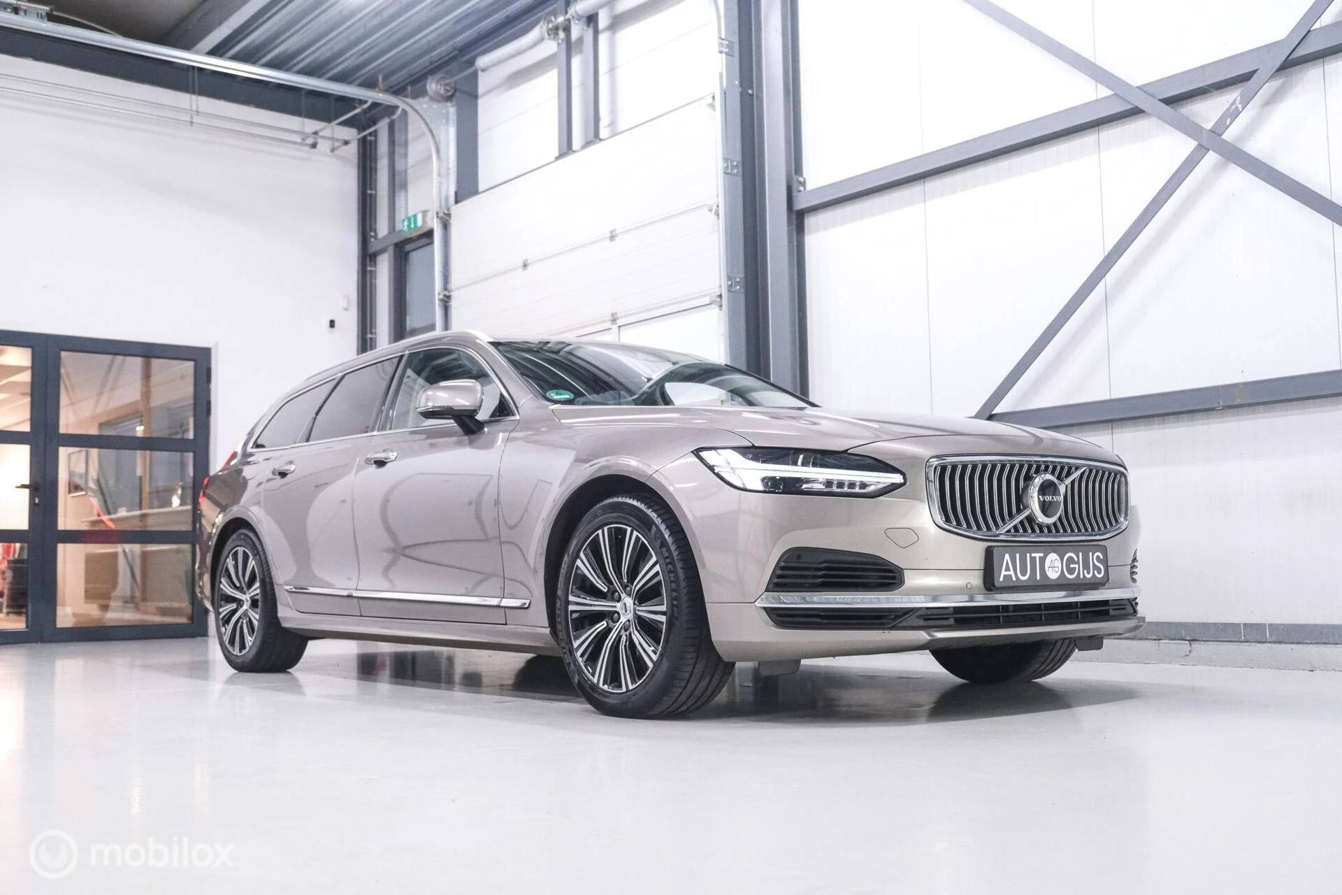 Hoofdafbeelding Volvo V90
