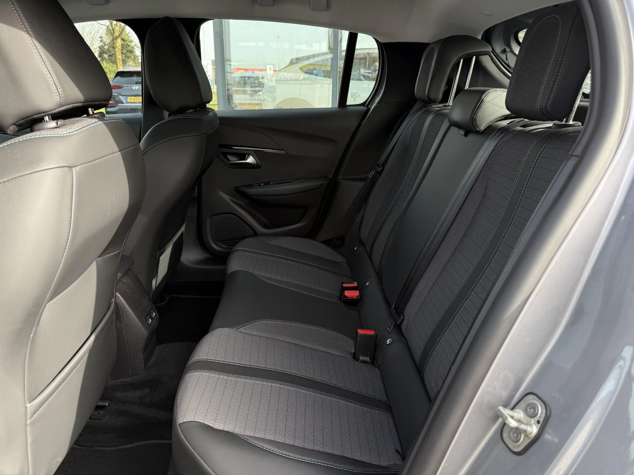 Hoofdafbeelding Peugeot e-208