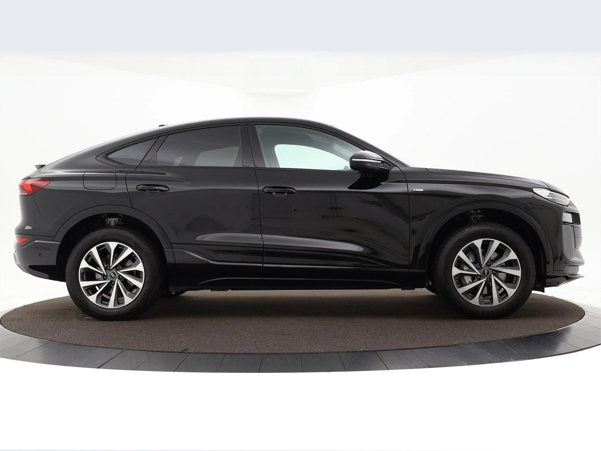 Hoofdafbeelding Audi Q6 e-tron