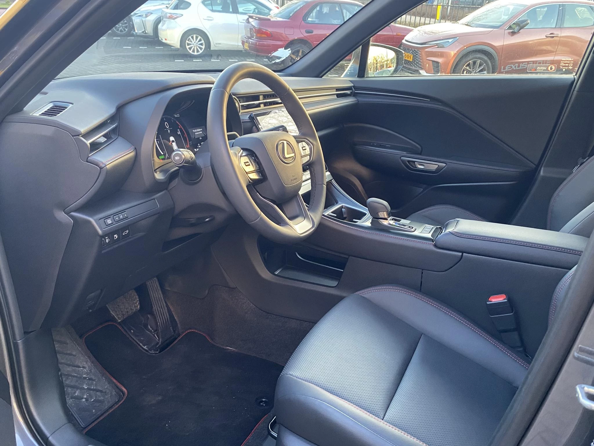 Hoofdafbeelding Lexus LBX