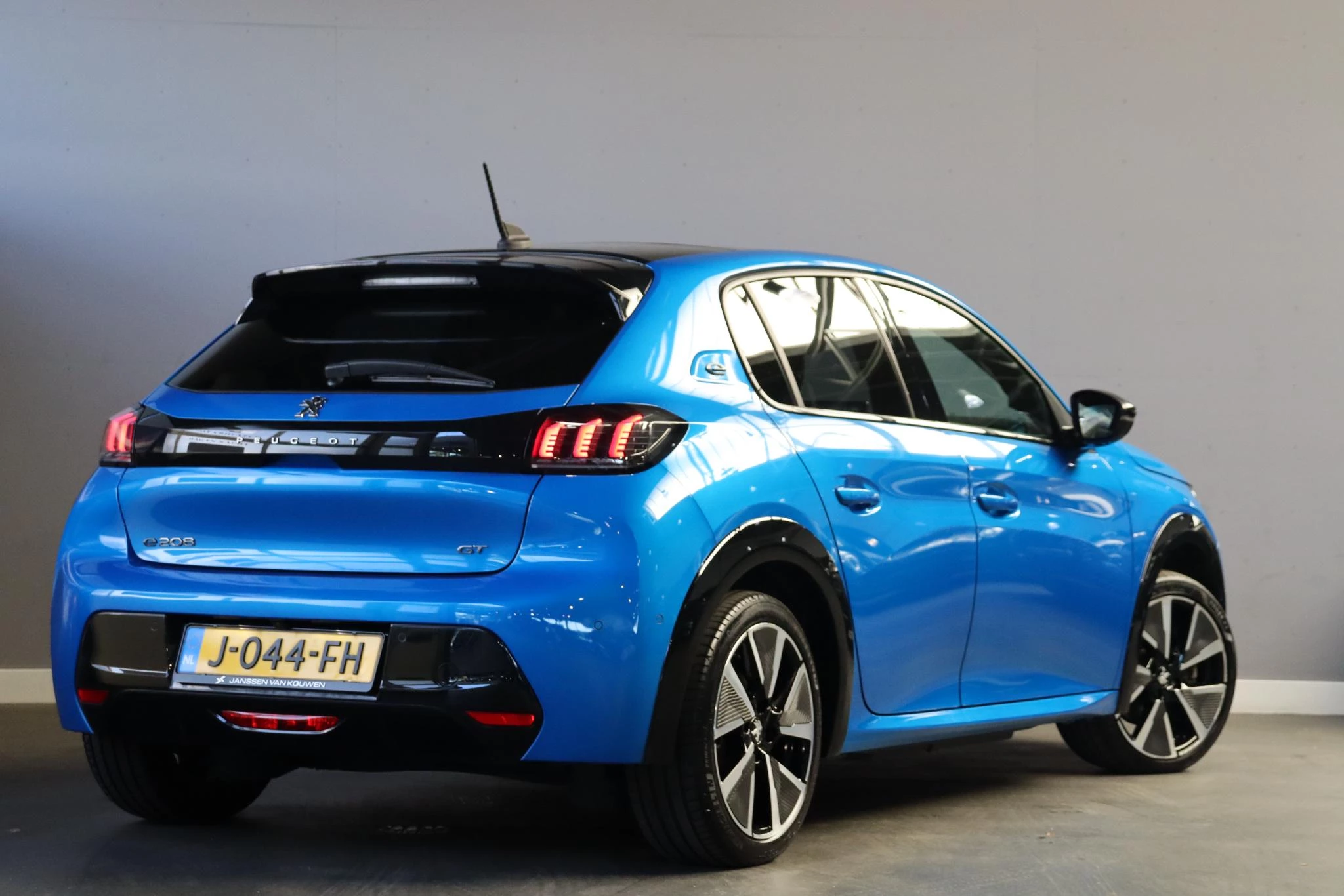 Hoofdafbeelding Peugeot e-208