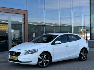 Hoofdafbeelding Volvo V40 Volvo V40 1.6 T2 R-Design | Navi | Cruise | Stoelverwarming | Parkeersensoren |