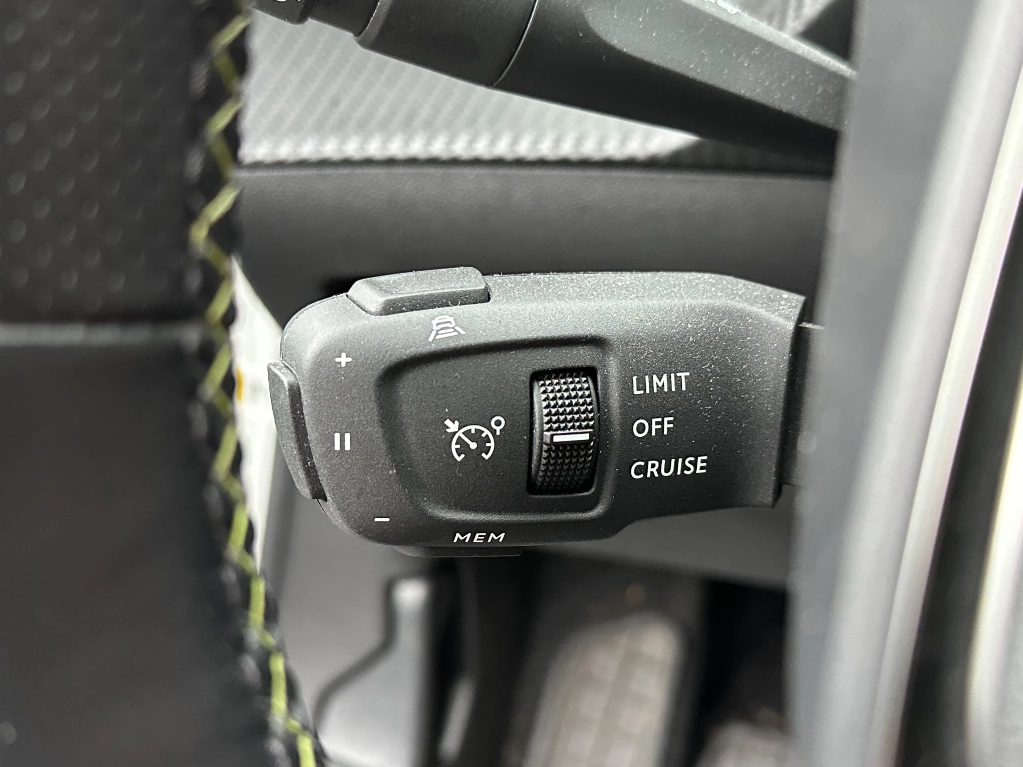 Hoofdafbeelding Peugeot e-2008