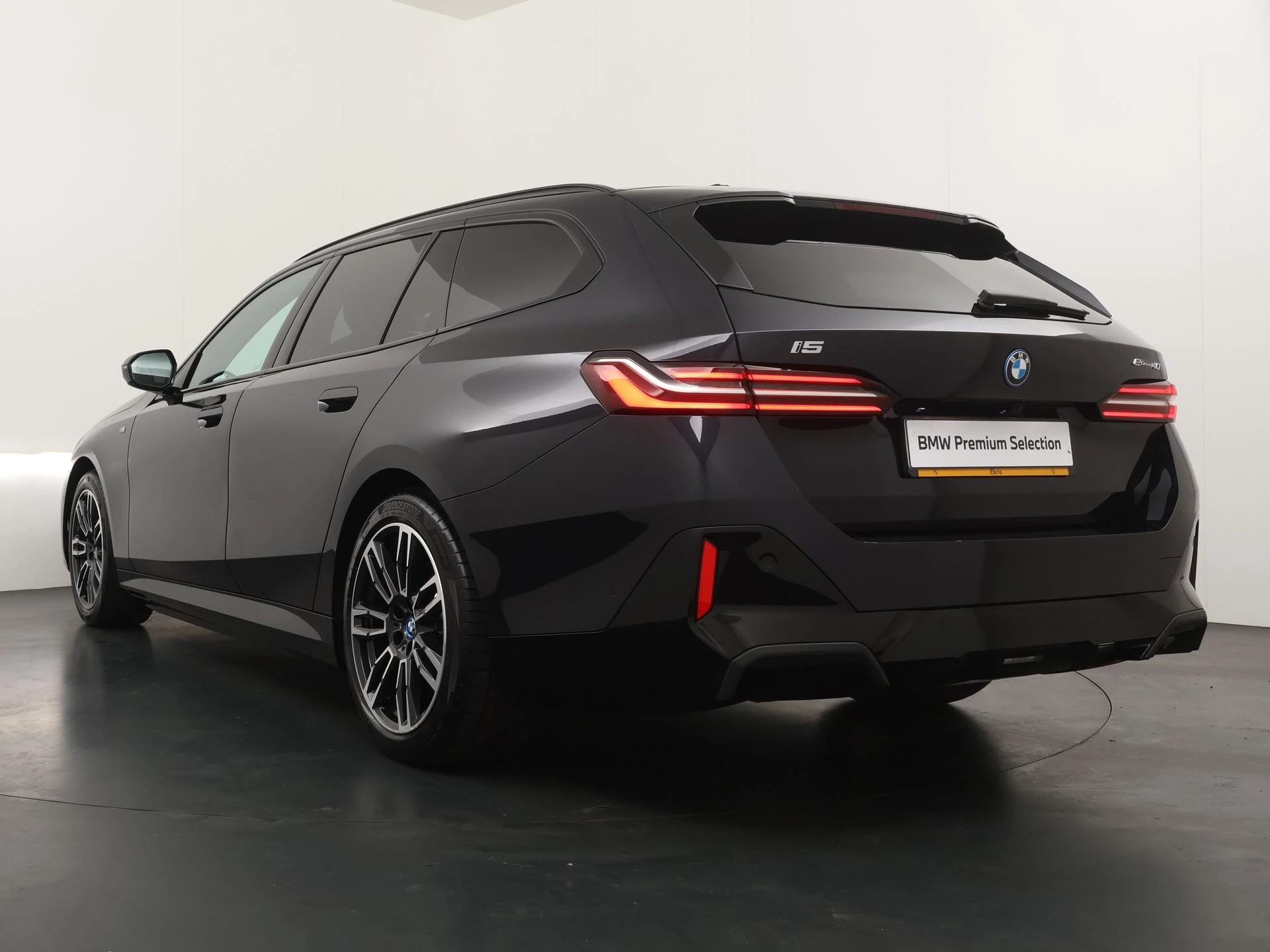 Hoofdafbeelding BMW i5