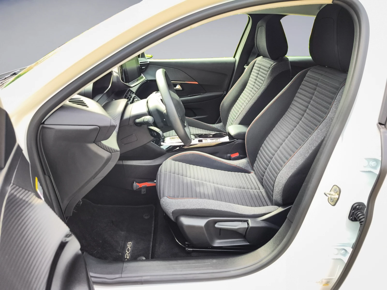 Hoofdafbeelding Peugeot e-208