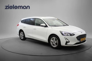 Ford Focus Wagon 1.0 EcoBoost Hybrid Trend Edition Business - Carplay, Camera