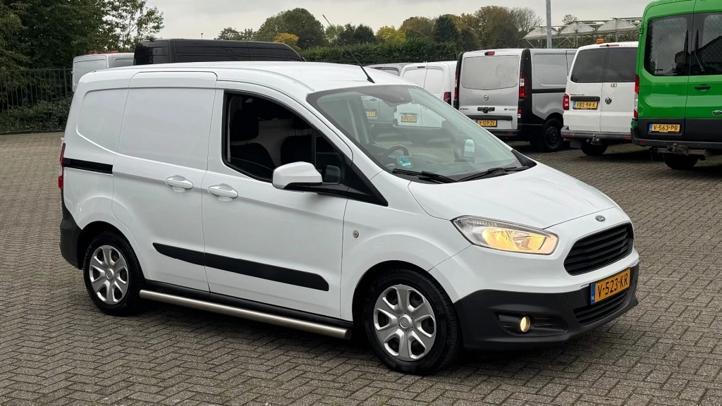 Hoofdafbeelding Ford Transit Courier