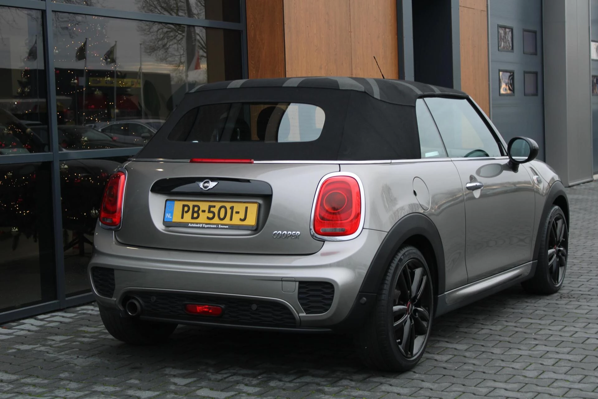 Hoofdafbeelding MINI Cabrio