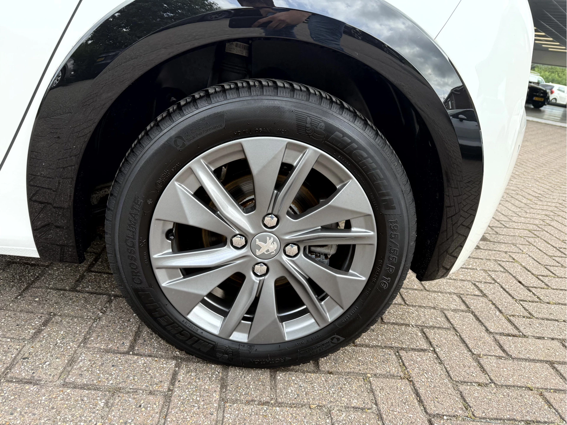 Hoofdafbeelding Peugeot e-208