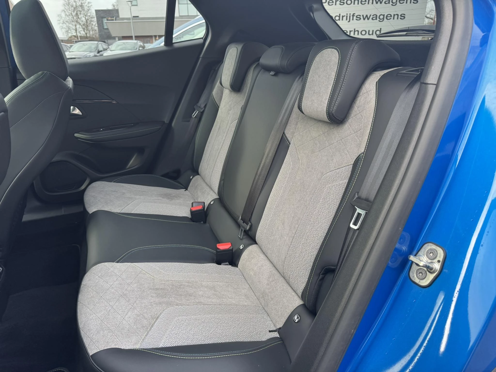 Hoofdafbeelding Peugeot e-2008