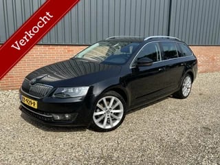 Skoda Octavia 1.0 TSI Xenon/Pano-Dak/Ecc/Camera/Trekhaak/