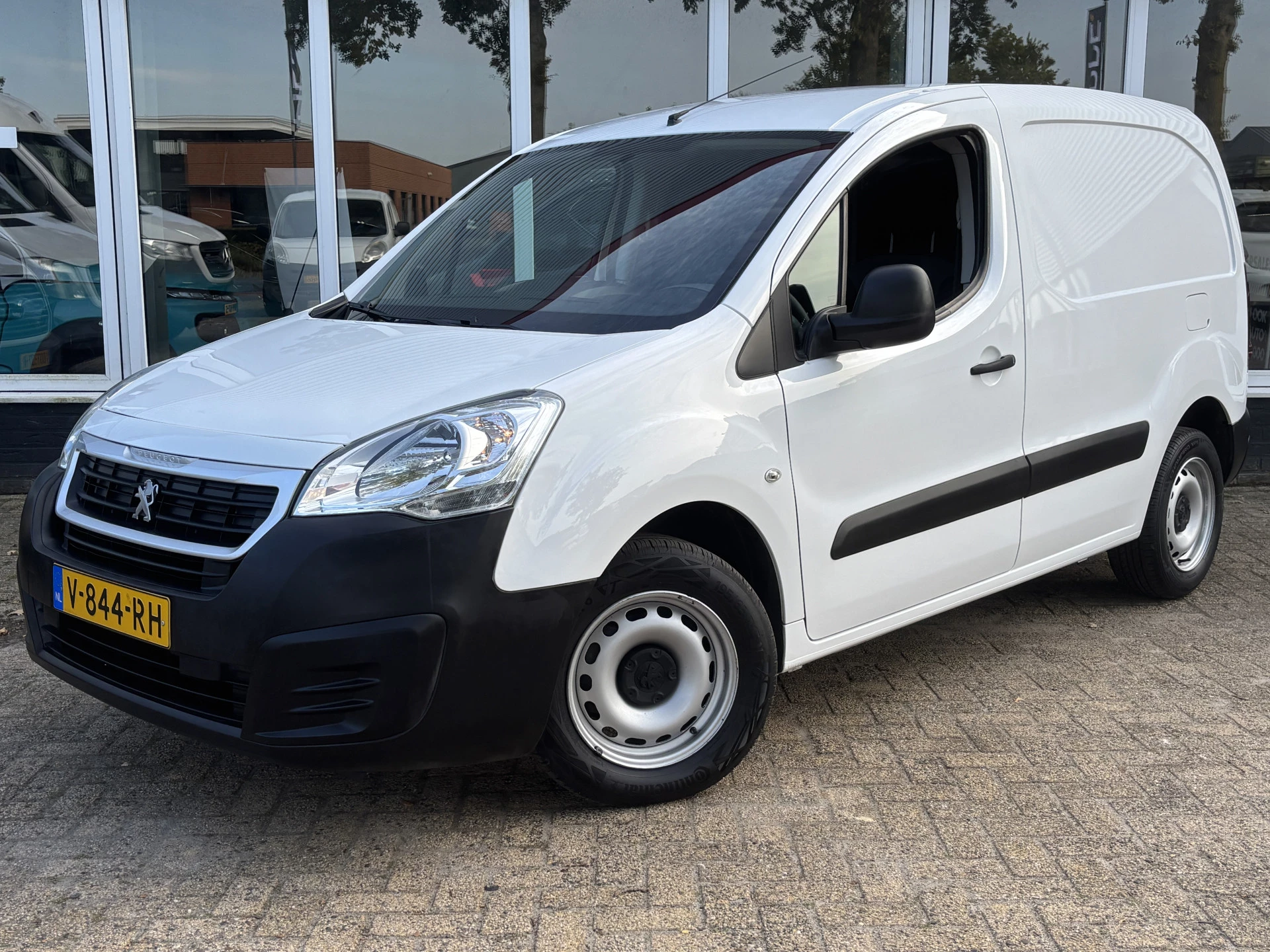 Hoofdafbeelding Peugeot Partner