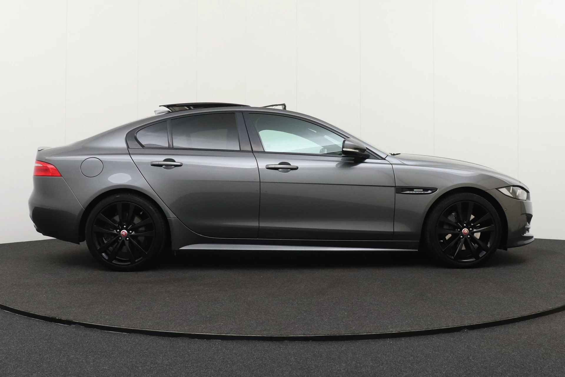 Hoofdafbeelding Jaguar XE