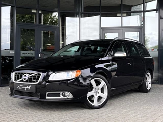 Volvo V70 2.0T R-EDITION AUT. - ORG. NL. - TREKHAAK