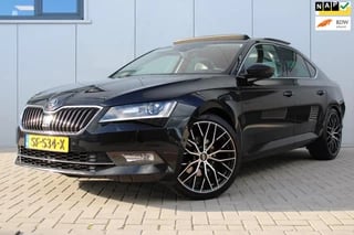 Hoofdafbeelding Škoda Superb Skoda Superb 1.6 TDI Style PANO I ADAP. CRUISE I 20INCH I LEDER I MEMORY I KEYLESS I CANTON I SFEER VERL. I