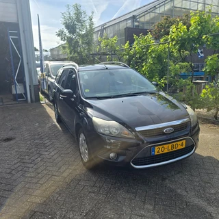 Ford Focus 1.6 tdci titanium schade rijbaar links voor