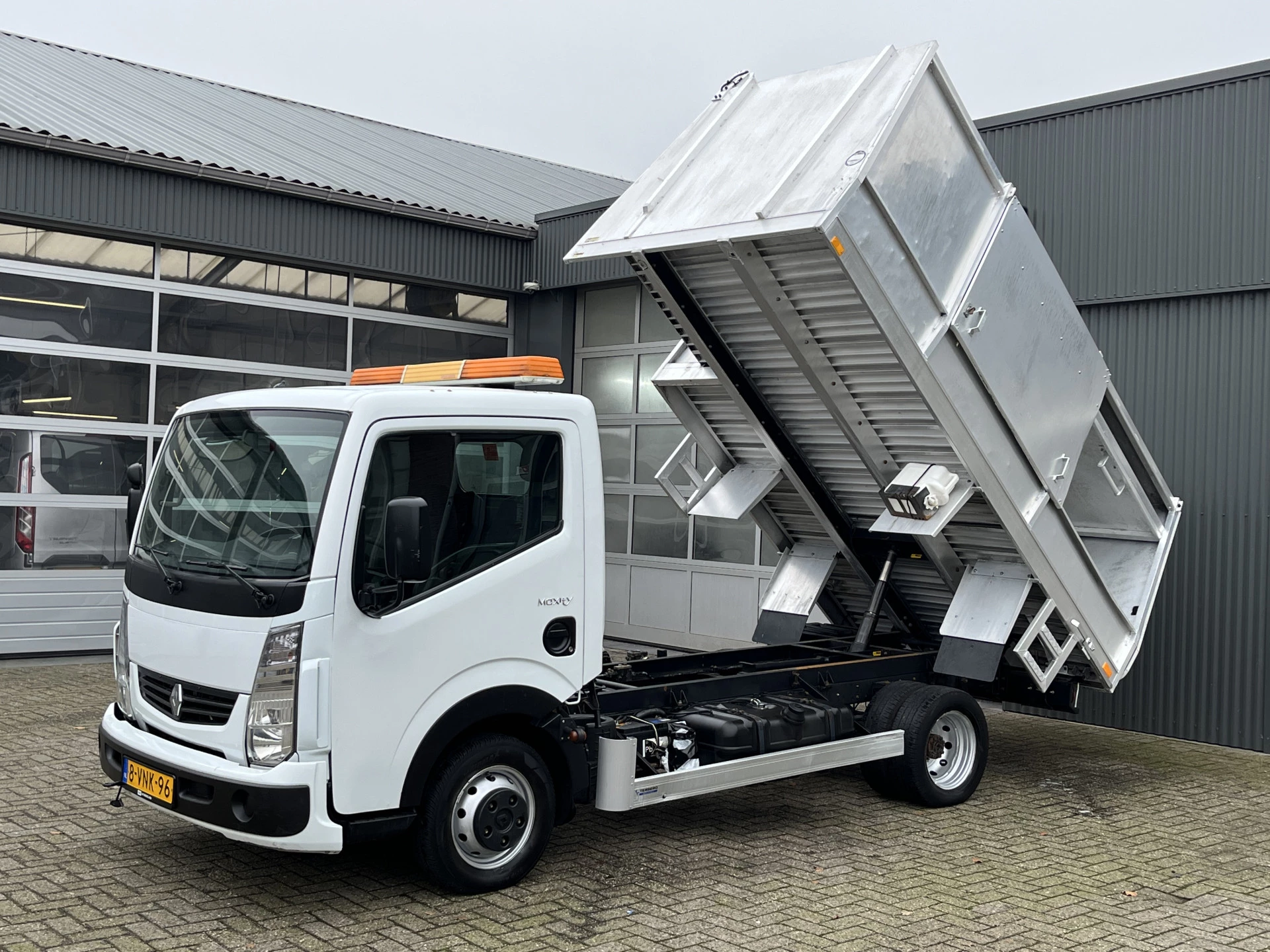 Hoofdafbeelding Renault Maxity