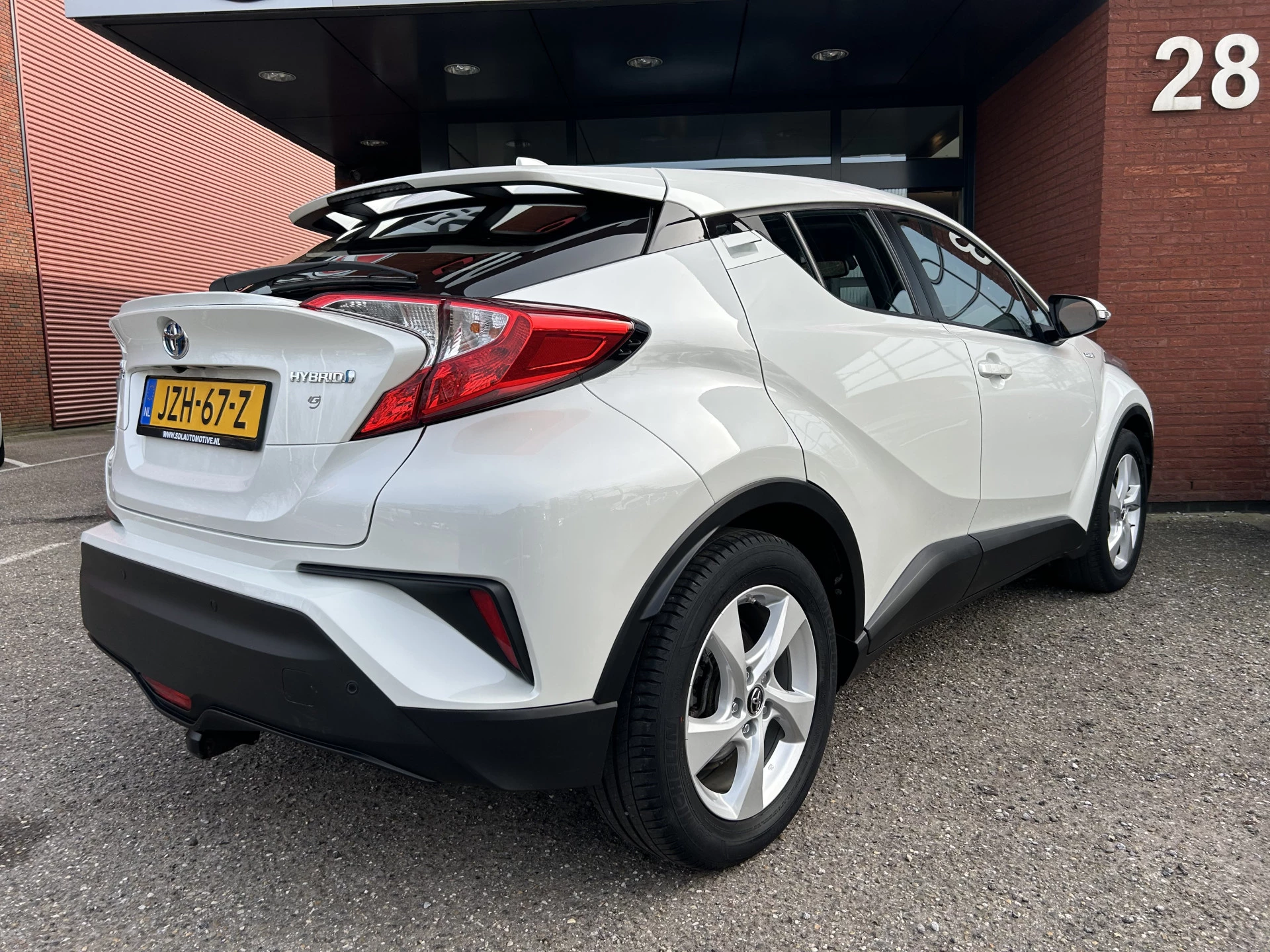 Hoofdafbeelding Toyota C-HR