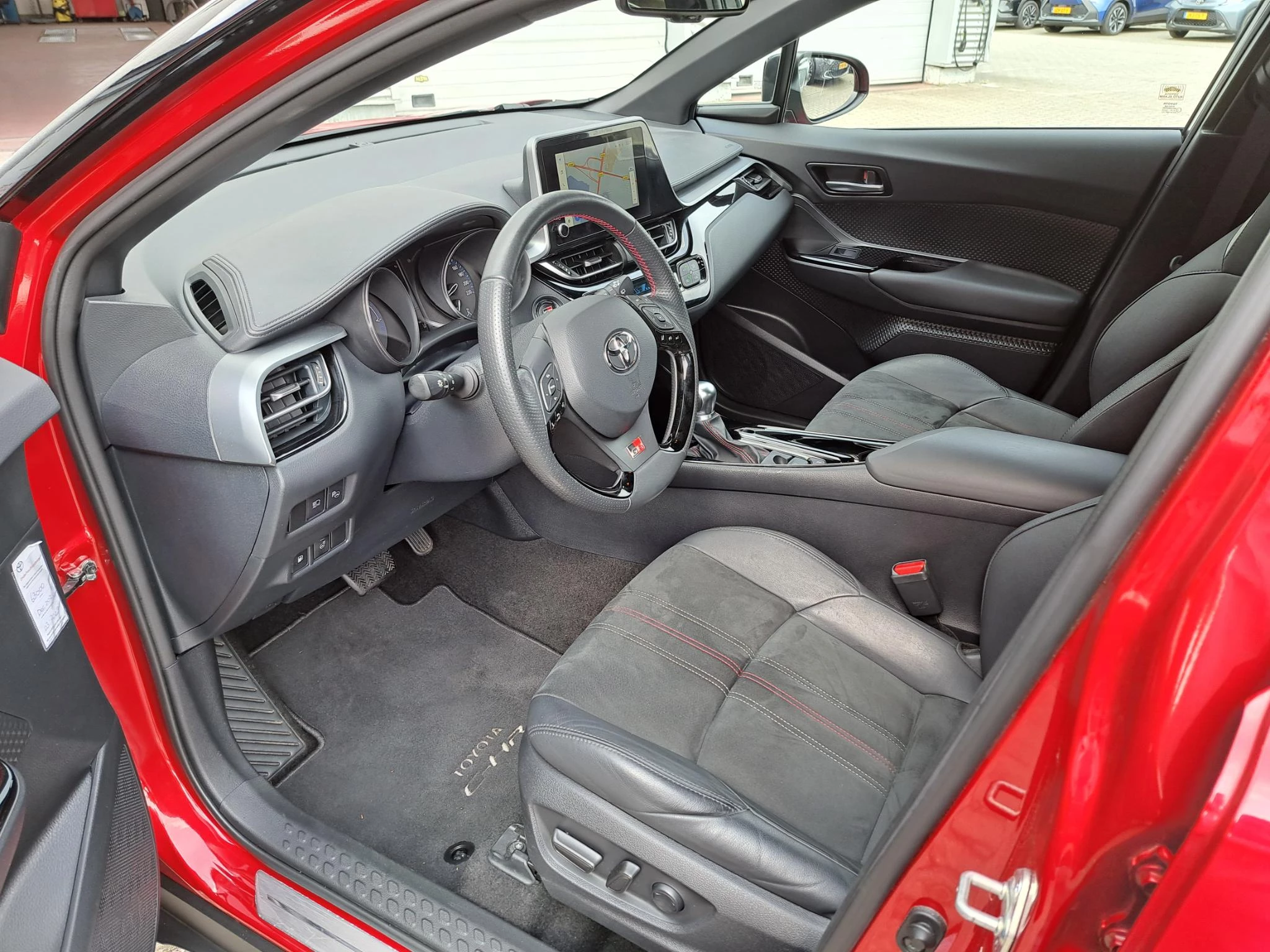 Hoofdafbeelding Toyota C-HR