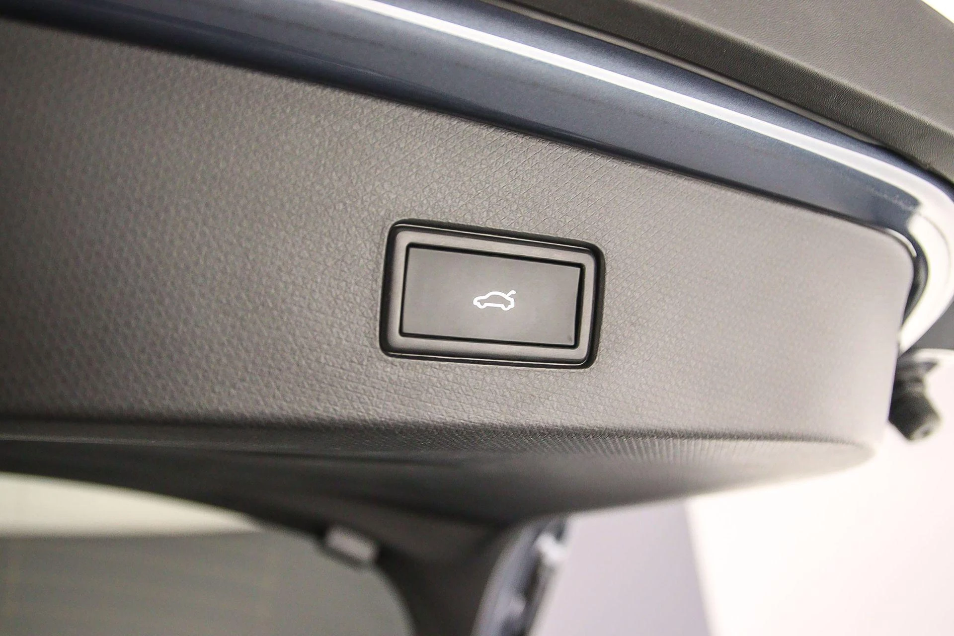 Hoofdafbeelding CUPRA Tavascan