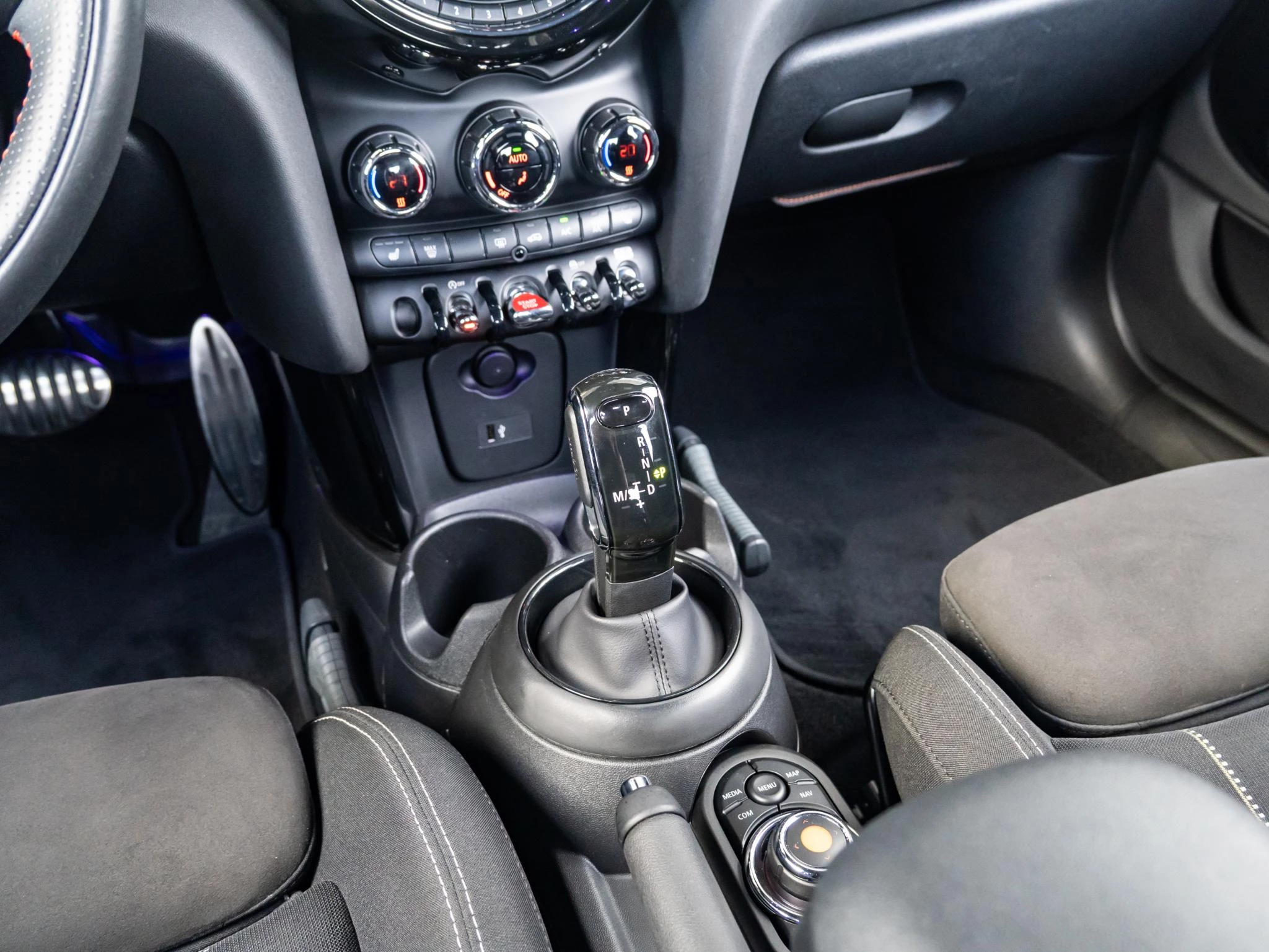 Hoofdafbeelding MINI 5-deurs