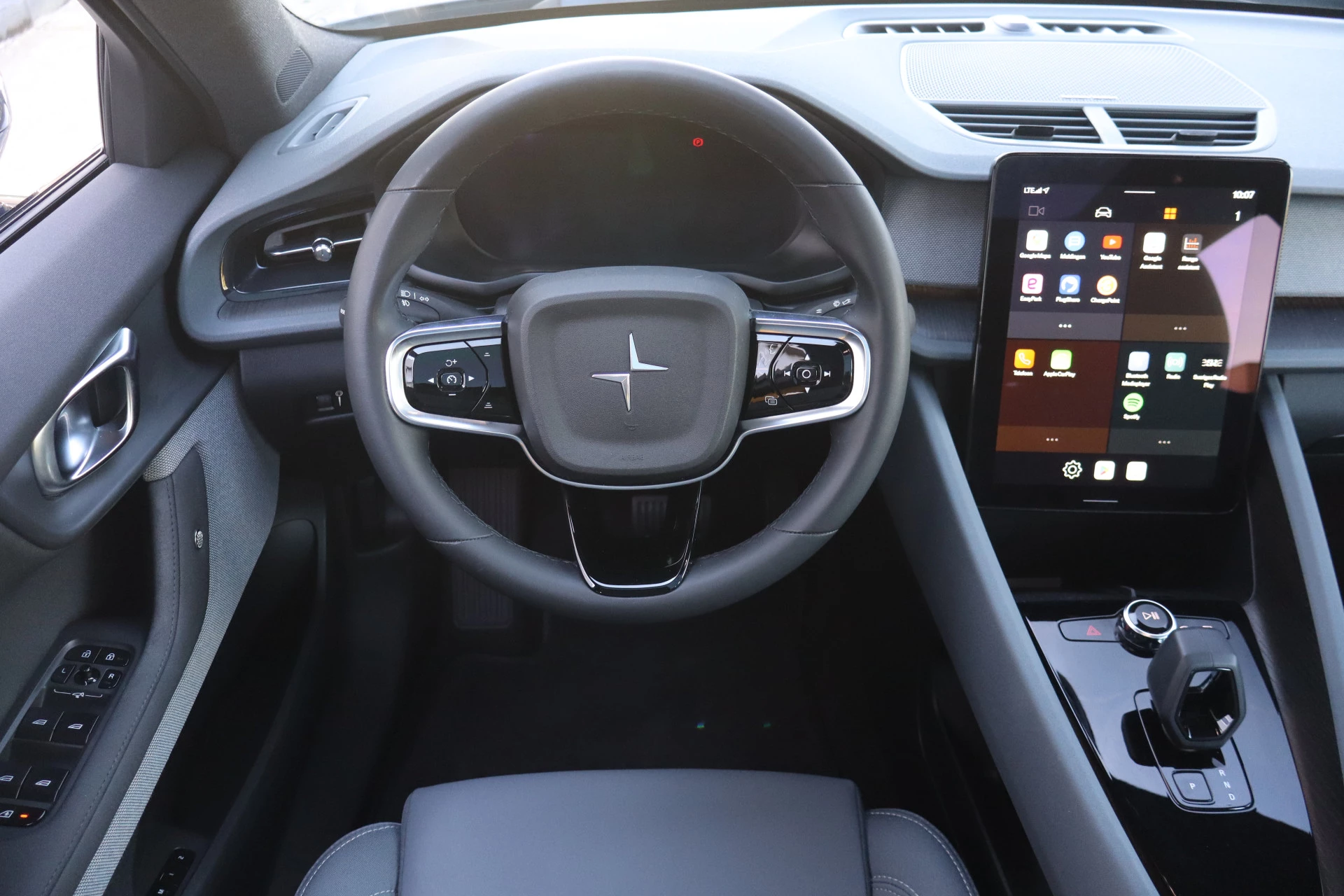 Hoofdafbeelding Polestar 2