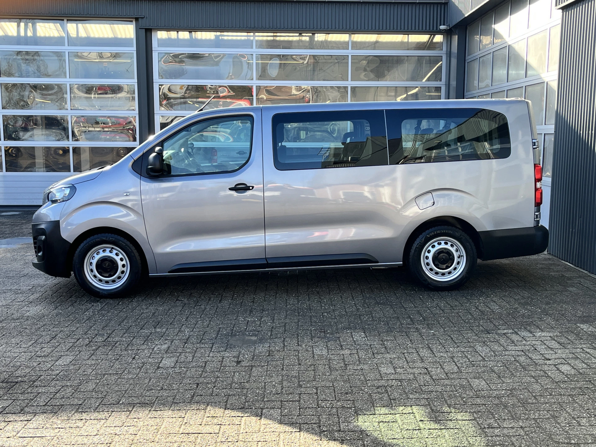 Hoofdafbeelding Peugeot Traveller