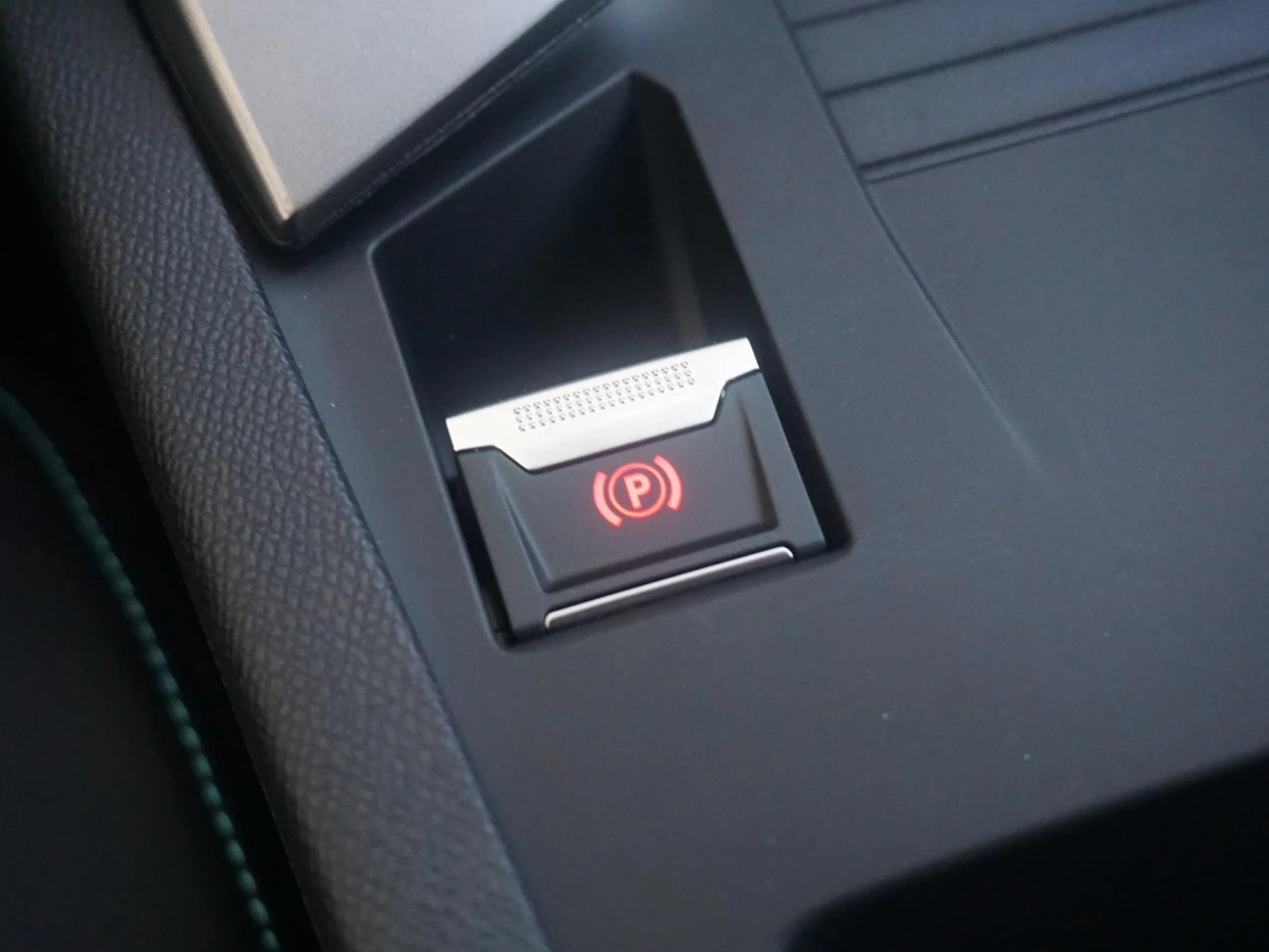 Hoofdafbeelding Peugeot 408