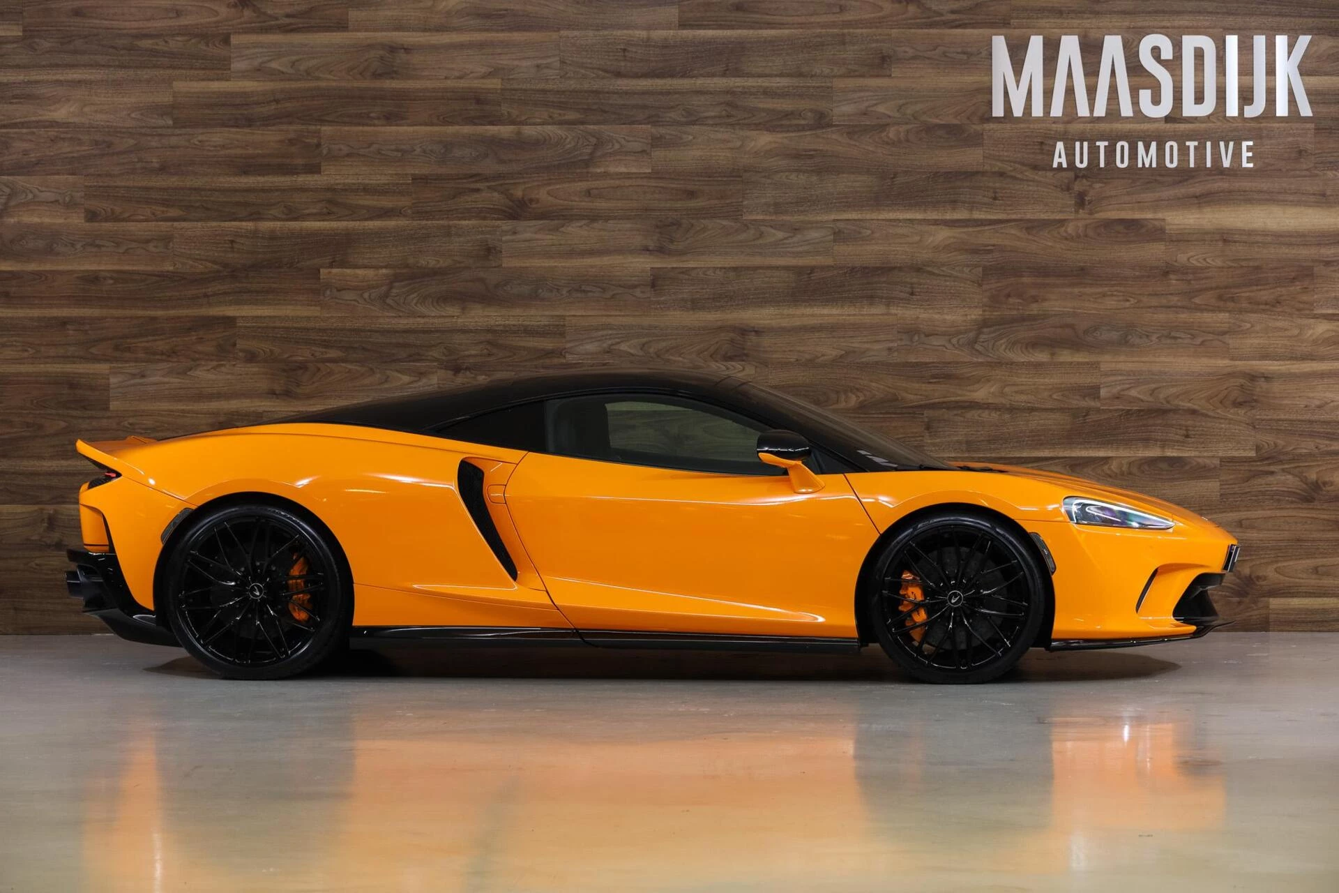 Hoofdafbeelding McLaren GT