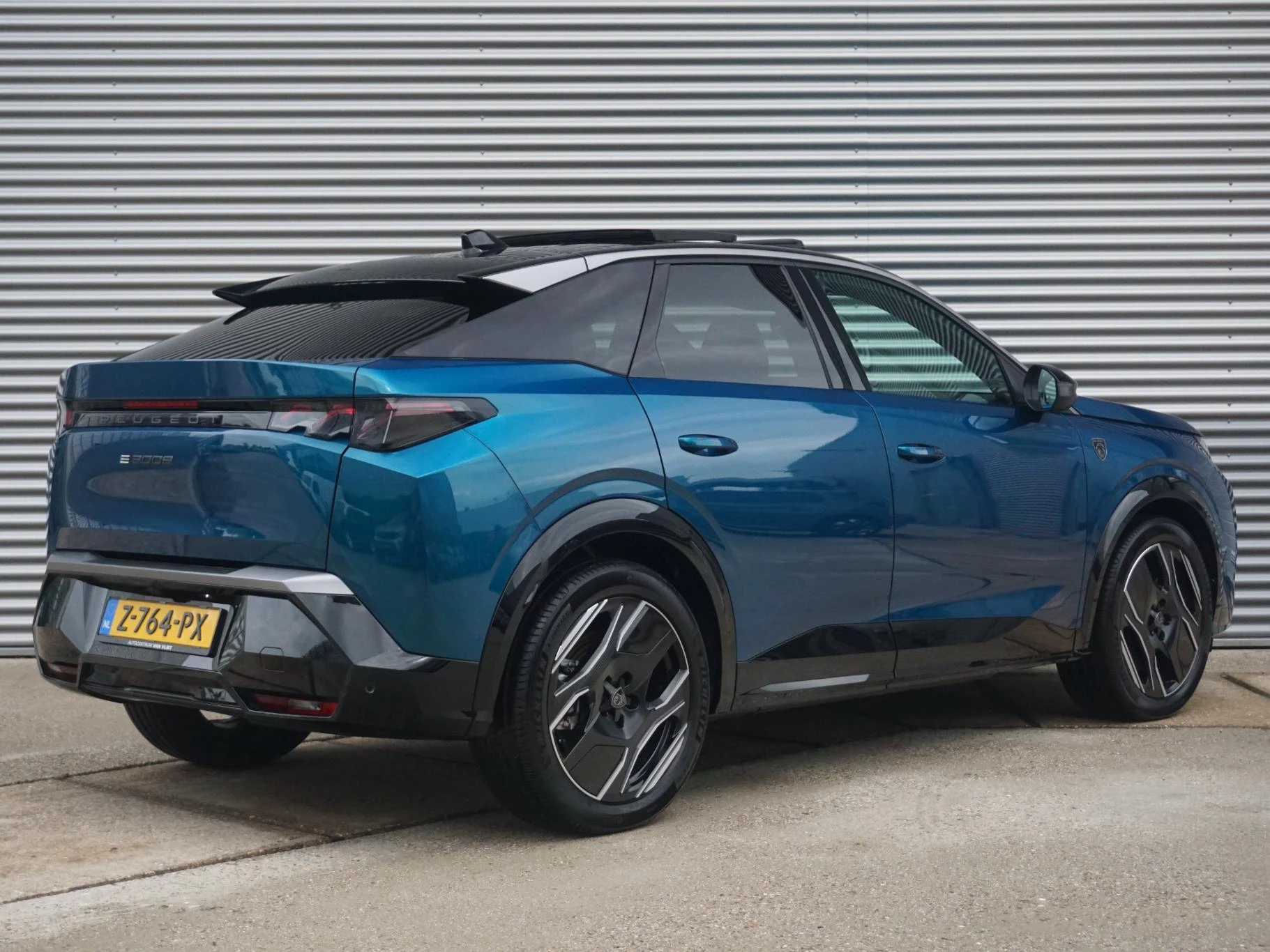 Hoofdafbeelding Peugeot e-3008