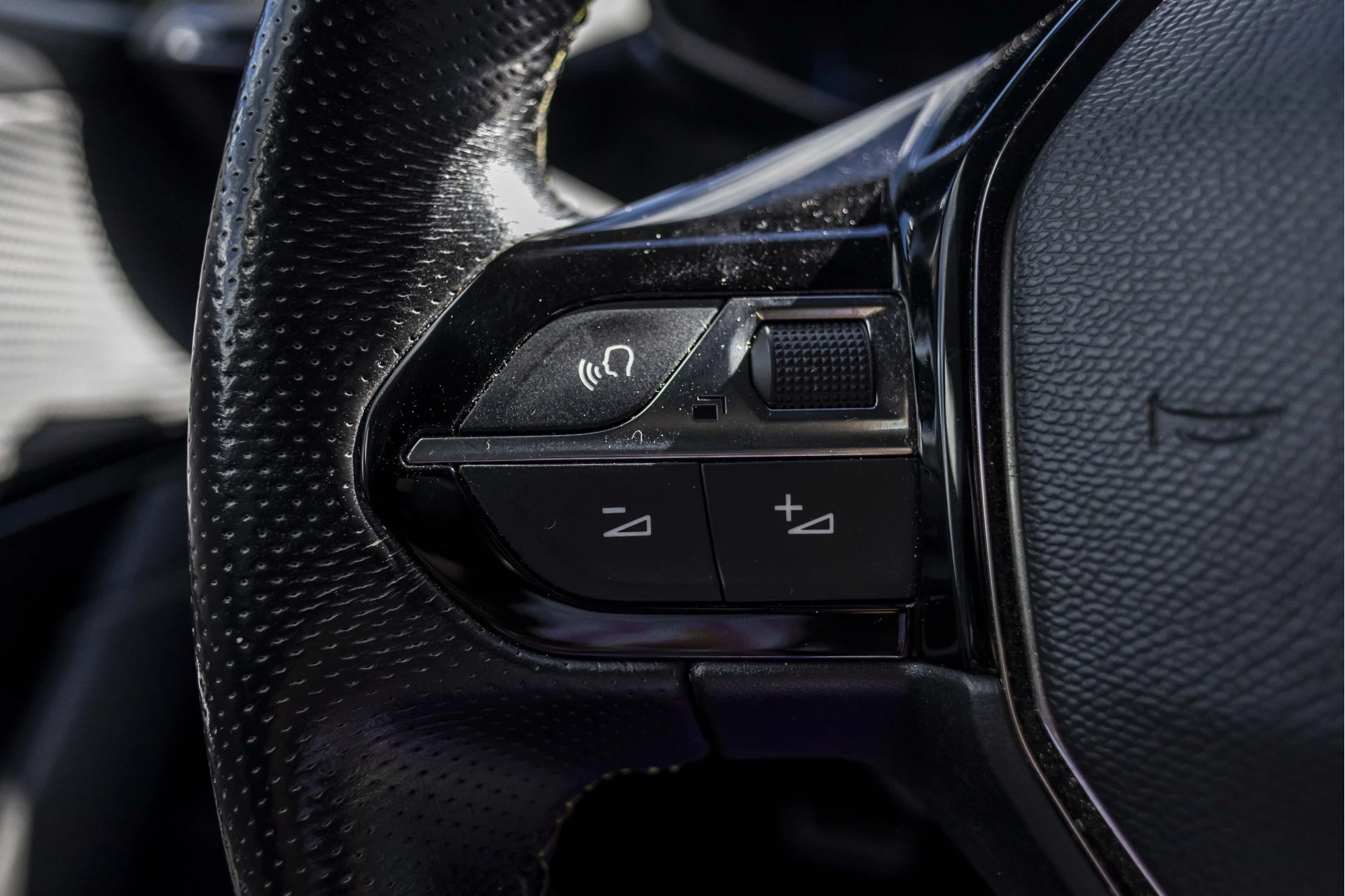 Hoofdafbeelding Peugeot e-208