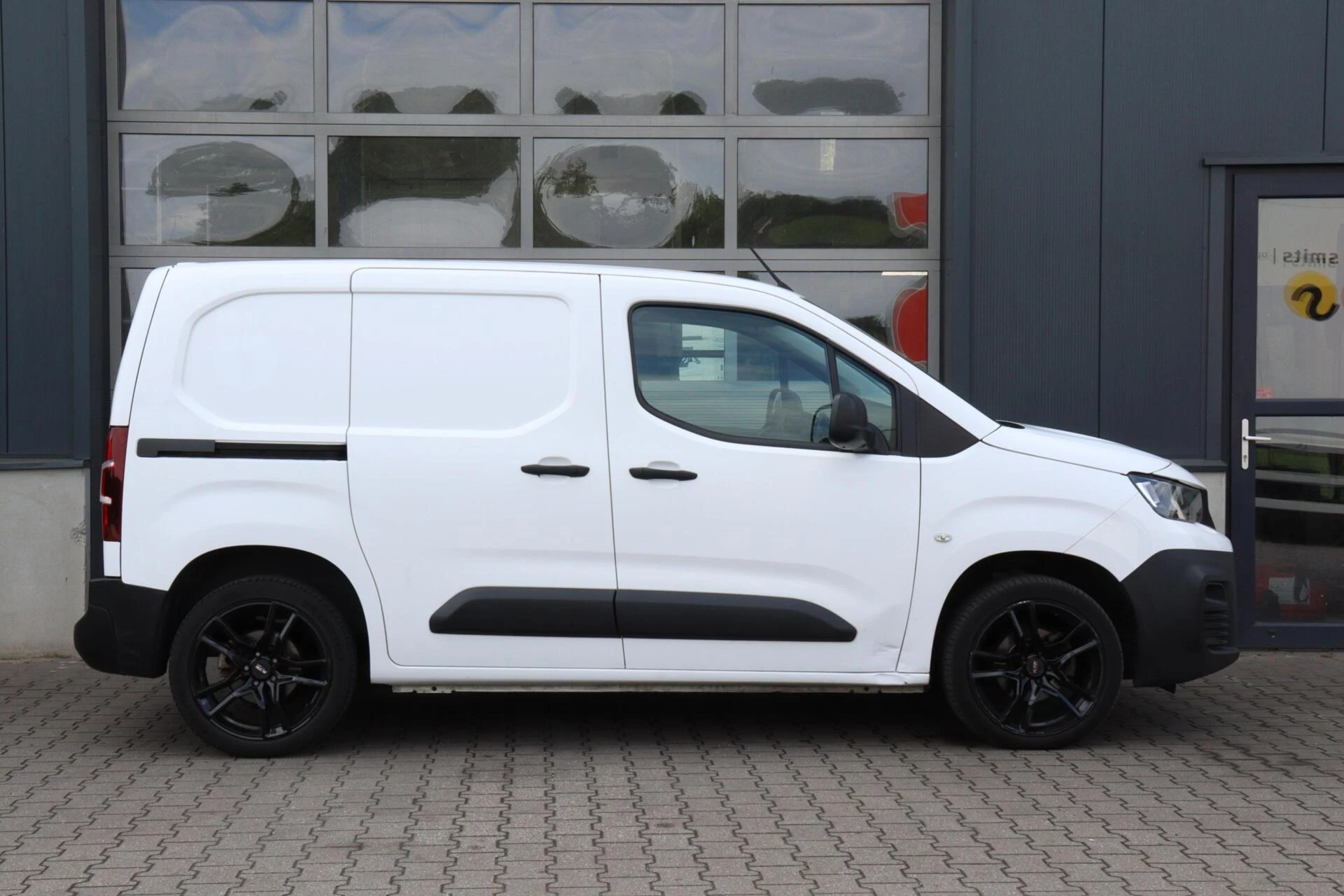 Hoofdafbeelding Peugeot Partner
