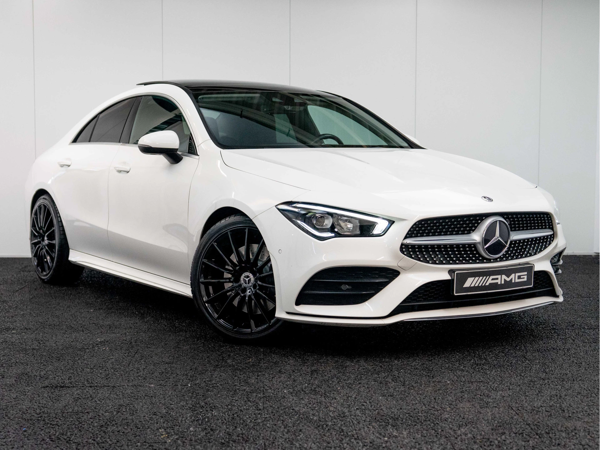 Hoofdafbeelding Mercedes-Benz CLA